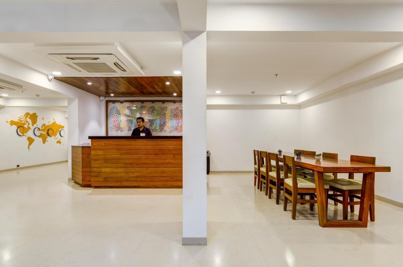 Ginger Surat City Centre Bagian luar foto