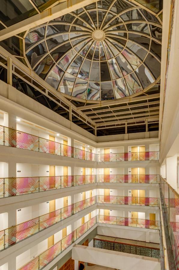 Ginger Surat City Centre Bagian luar foto